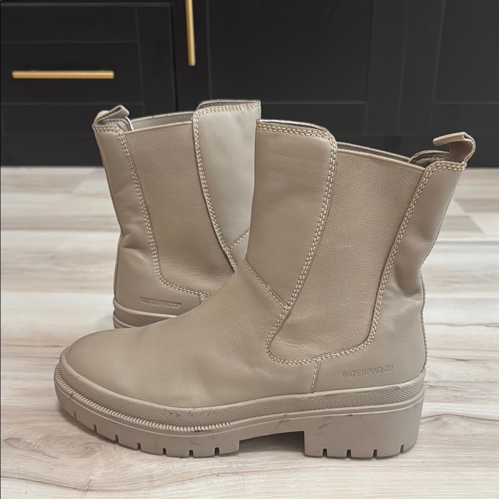 Cougar Swinton Waterproof Leather Chelsea Boots Taupe Size 9 Lug Sole